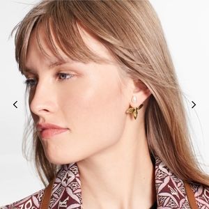 NWT Louis Vuitton Louisette Earrings Expiring noon 7/23
